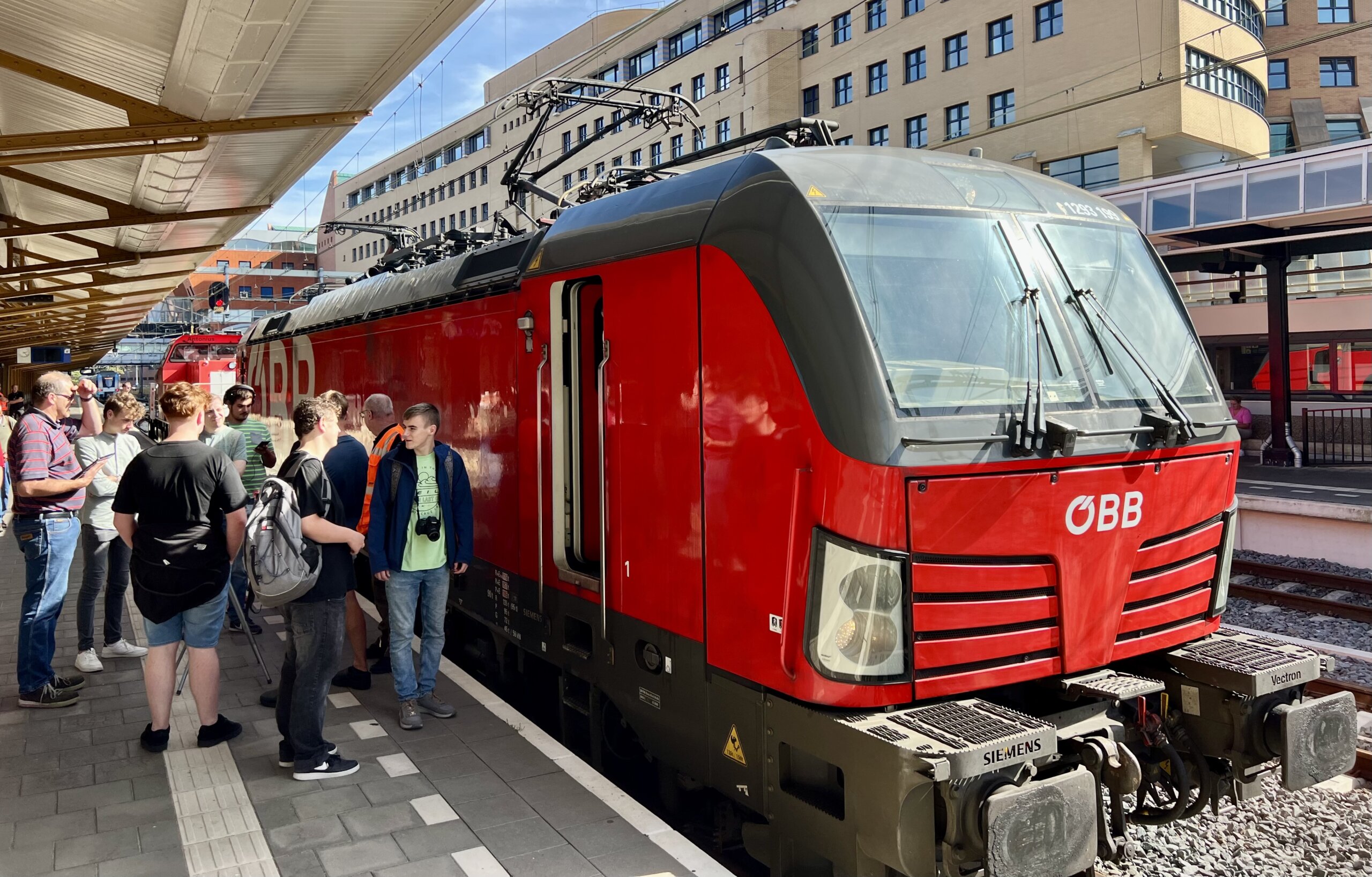 Bekijk goederenlocomotieven op Amersfoort Centraal