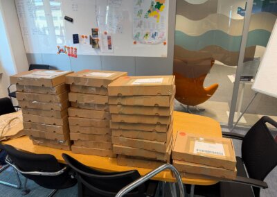 De promotiepakketjes zijn onderweg!